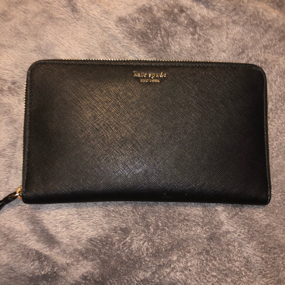 Black Kate spade wallet. Brand new condition
